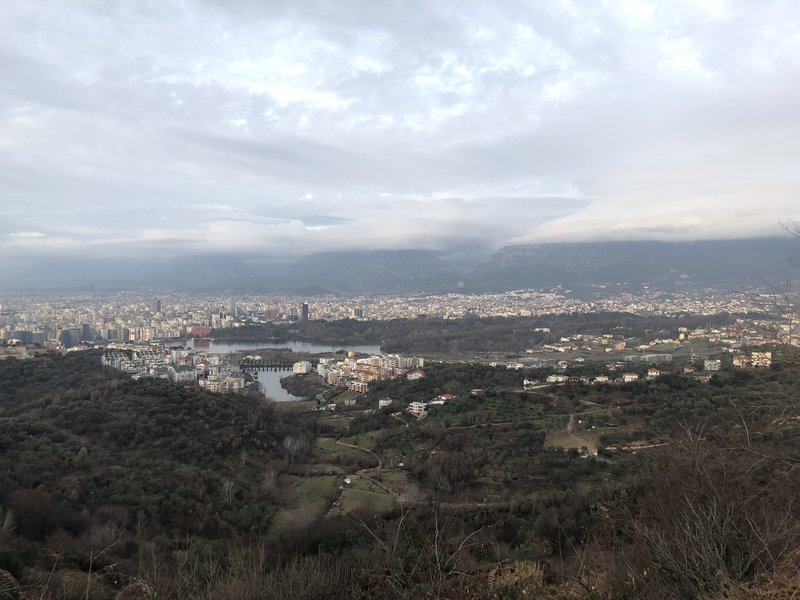 Tirana vue d'en haut (Lapidari)